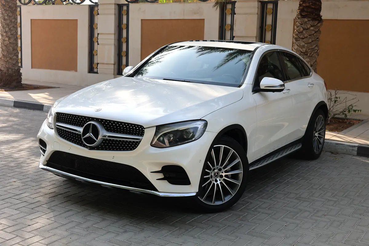 GLC250 COUPE AMG - GCC SPECS - FULL SERVICE HISTORY - ACCIDENT FREE - EXCELENT CONDITION - - Image 1