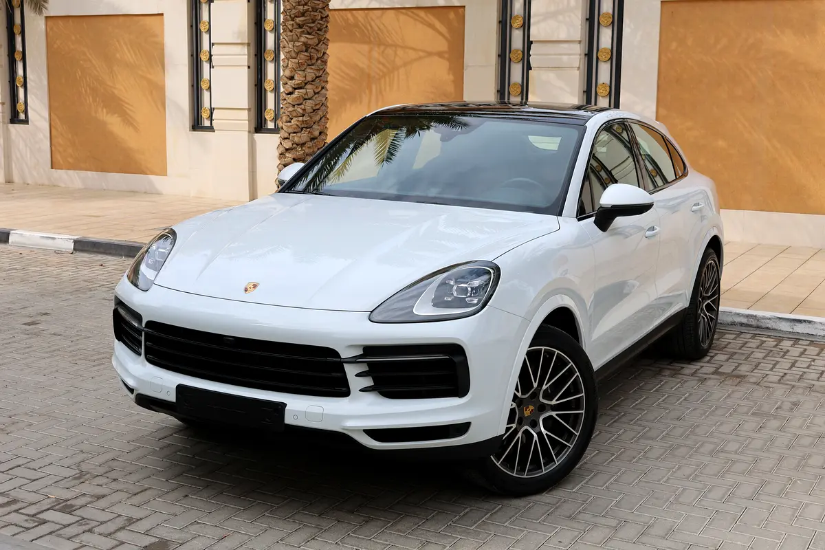 2020 Porsche Cayenne Coupe -122000KM-GCC Specs - Excellent Condition under Porsche warranty - Image 1