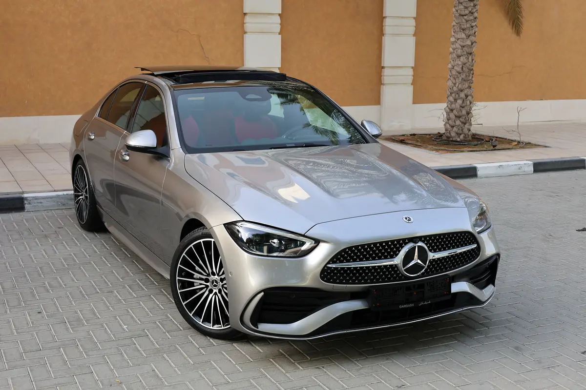 Mercedes C200 -Premium Plus 2024-12,000KM-GCC SPECS-UNDER WARRANTY-SERVICE CONTRACT - Image 1