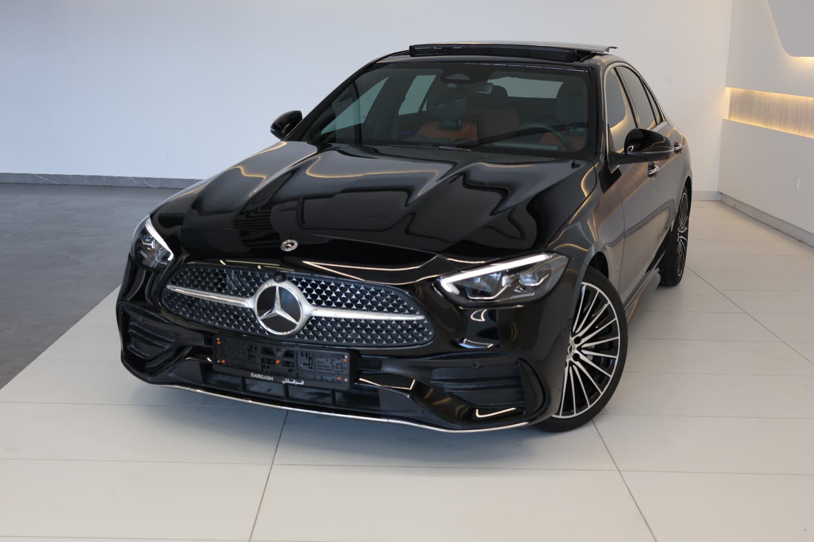 Mercedes-Benz C200-2025-3900KM-GCC Specs-Under warranty & Seems-Brand new - Image 1