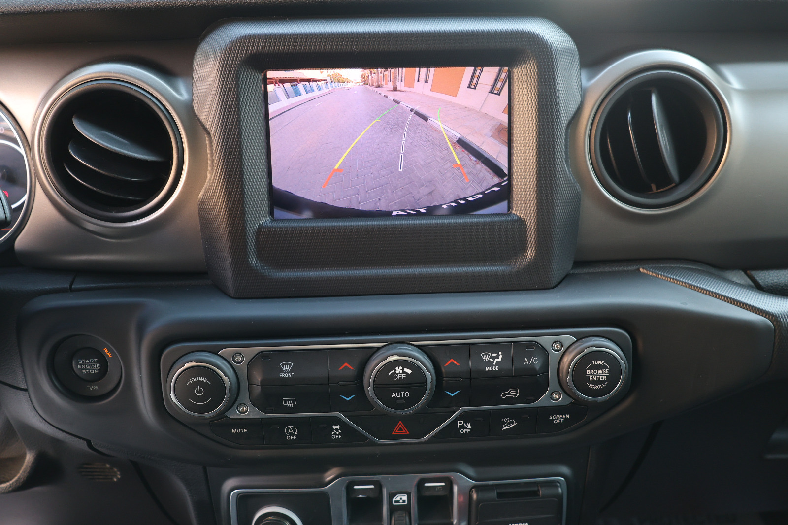 04f33024-7e82-4230-9e2e-46049c136f73