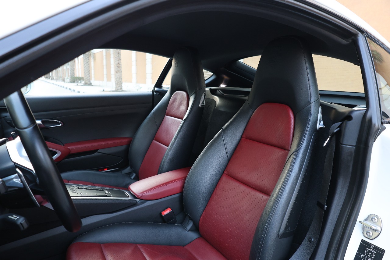 70126304-9ceb-4c09-a0f5-796f390ba2ce