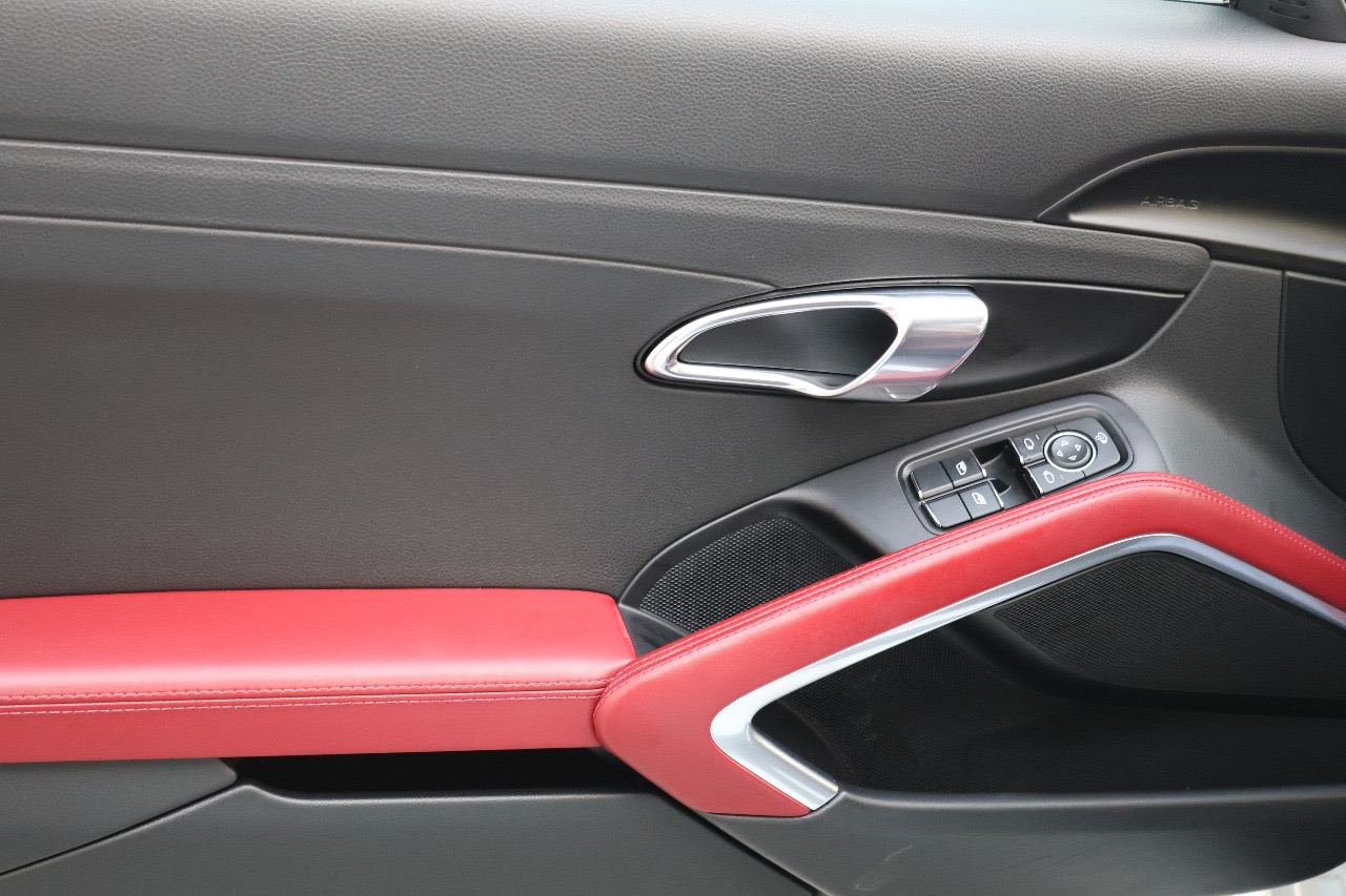 e74ca6d6-3a9b-4589-8c92-3b1ae89469b3