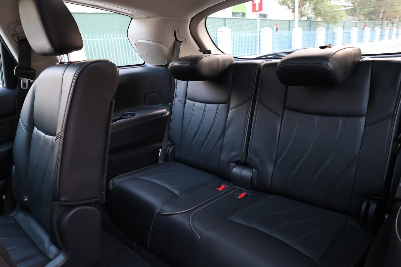 b52a4237-ae33-48c3-9444-3db6d10e9eb3