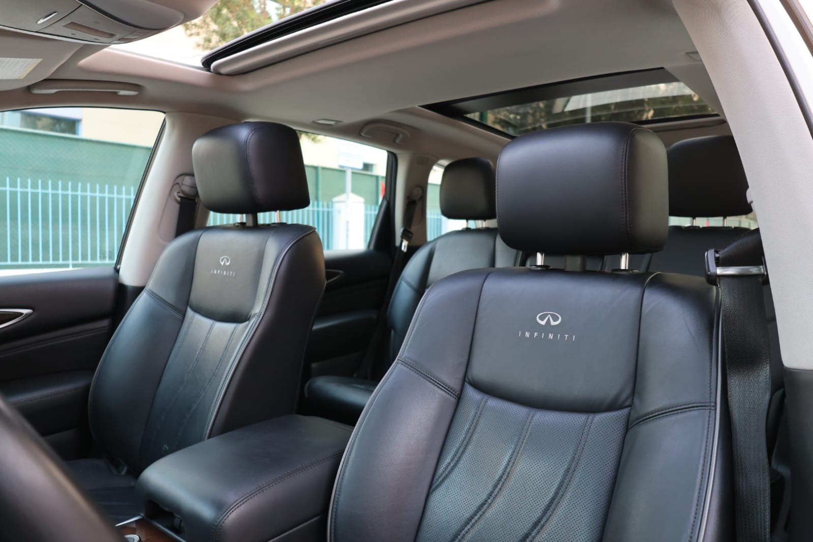 b8fa9469-0de8-49ba-a78c-e3881536d403